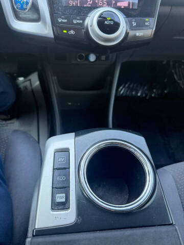 2012 Toyota Prius v