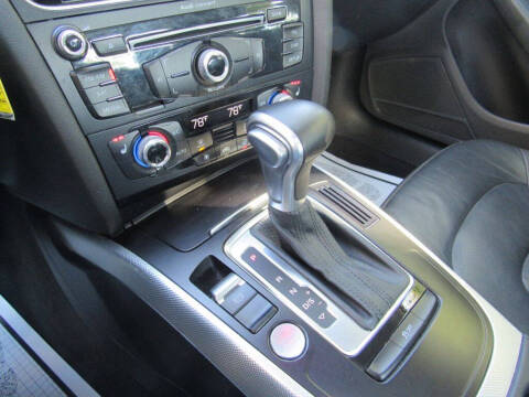 2016 Audi A4 2.0T quattro Premium