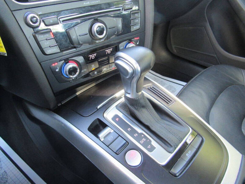 2016 Audi A4 2.0T quattro Premium