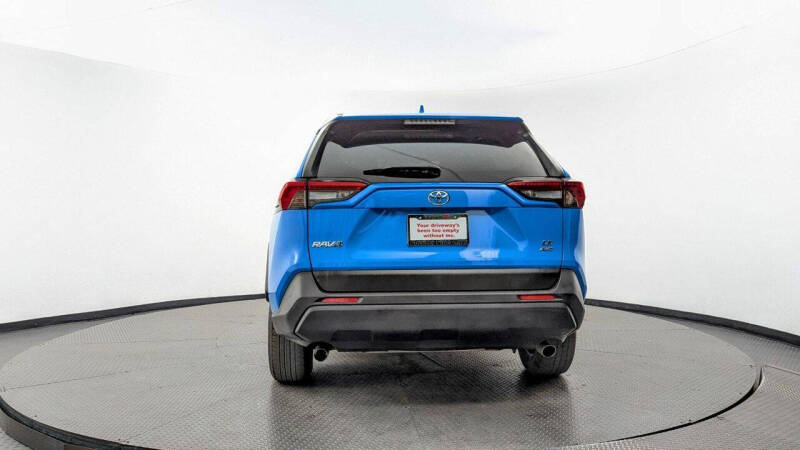 2019 Toyota RAV4 LE