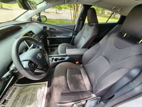 2022 Toyota Prius LE