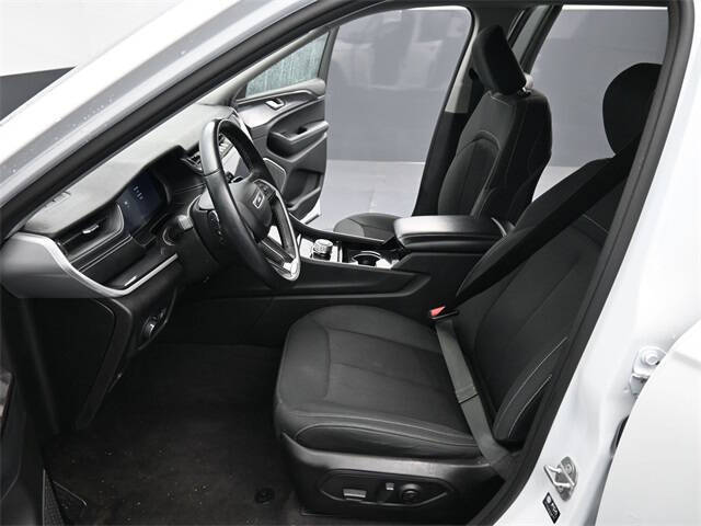 2022 Jeep Grand Cherokee L Laredo