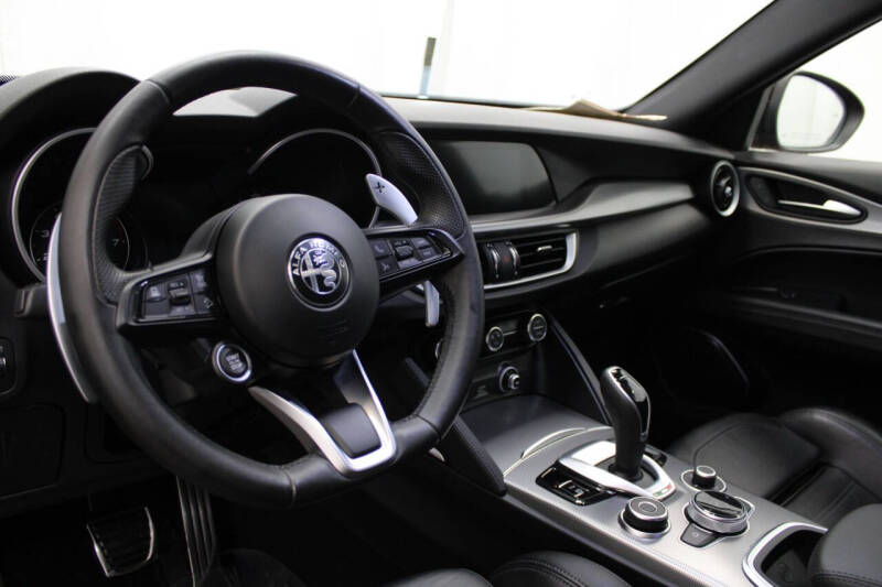 2022 Alfa Romeo Stelvio Veloce