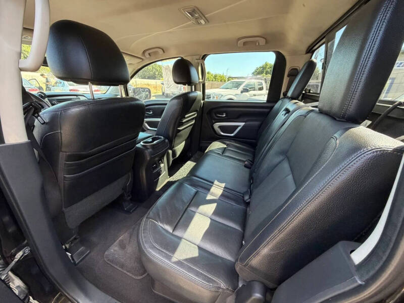 2017 Nissan Titan