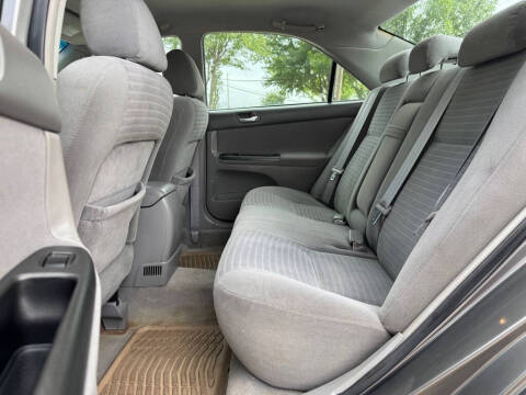 2005 Toyota Camry LE