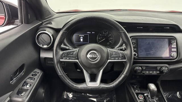 2022 Nissan Kicks SR