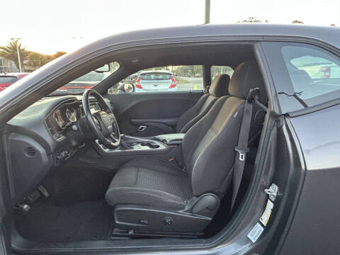 2015 Dodge Challenger SXT