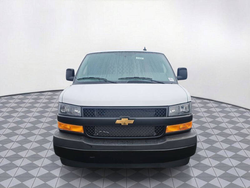 2025 Chevrolet Express 2500