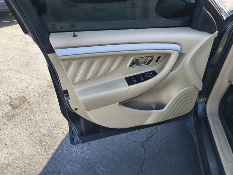 2018 Ford Taurus SE