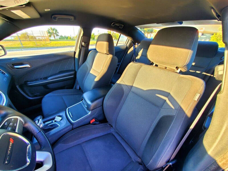 2017 Dodge Charger SXT