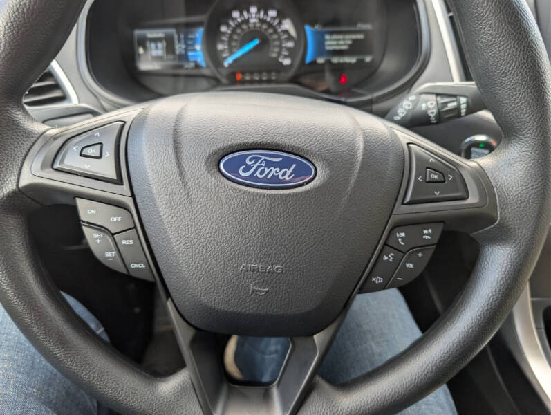 2023 Ford Edge SE
