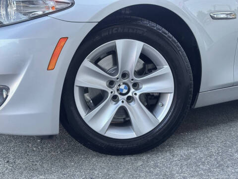 2011 BMW 5 Series 528i