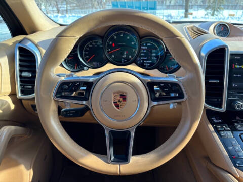 2017 Porsche Cayenne Platinum Edition