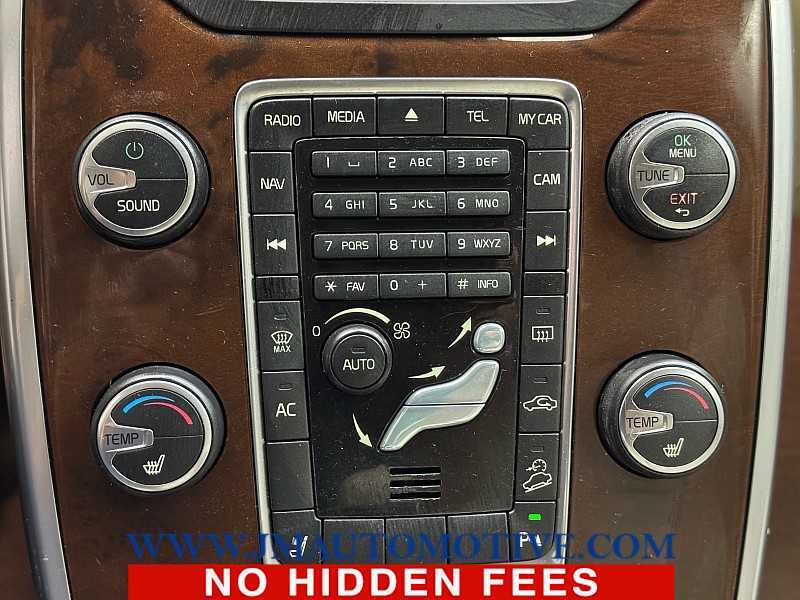 2012 Volvo XC70 T6 Platinum