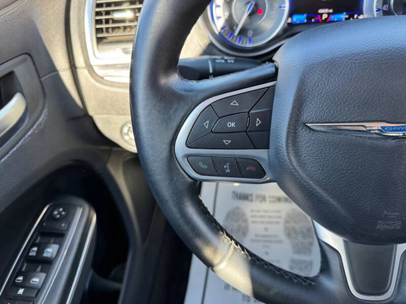 2017 Chrysler 300 Limited