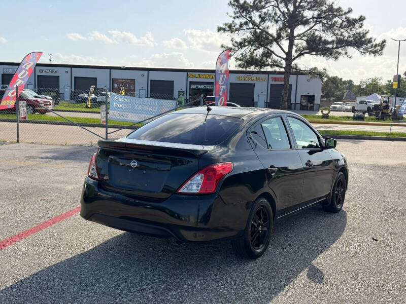 2018 Nissan Versa S Plus