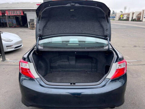 2012 Toyota Camry Hybrid XLE