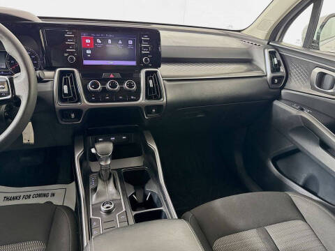 2023 Kia Sorento LX