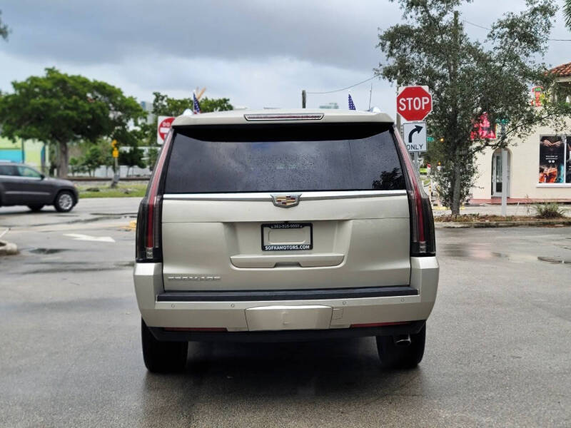 2016 Cadillac Escalade ESV Luxury Collection