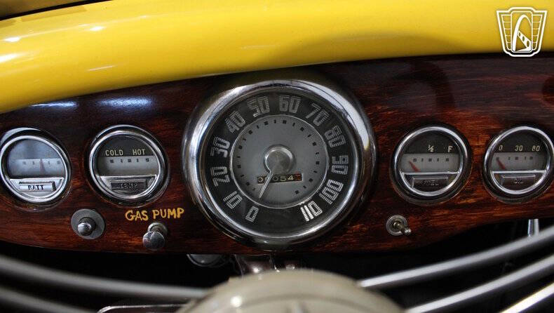 1935 Ford Deluxe