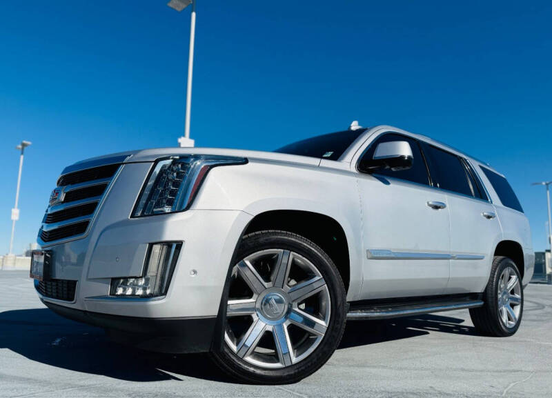 2019 Cadillac Escalade Luxury photo 4