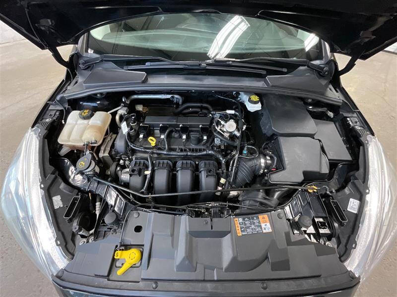 Black 2018 Ford Focus SE SE 4dr Sedan 28