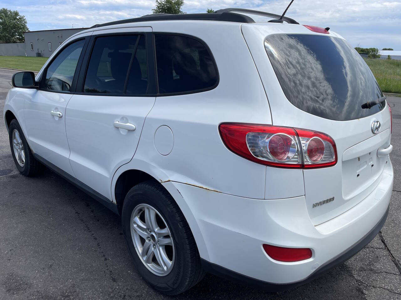 2010 Hyundai SANTA FE for sale at Twin Cities Auctions in Elk River, MN