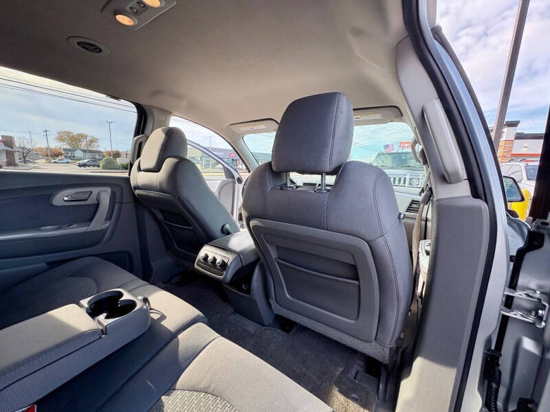 2011 Chevrolet Traverse LS