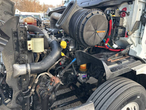 2021 International RH613