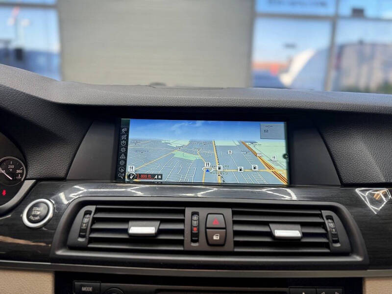 2012 BMW 5 Series 550i