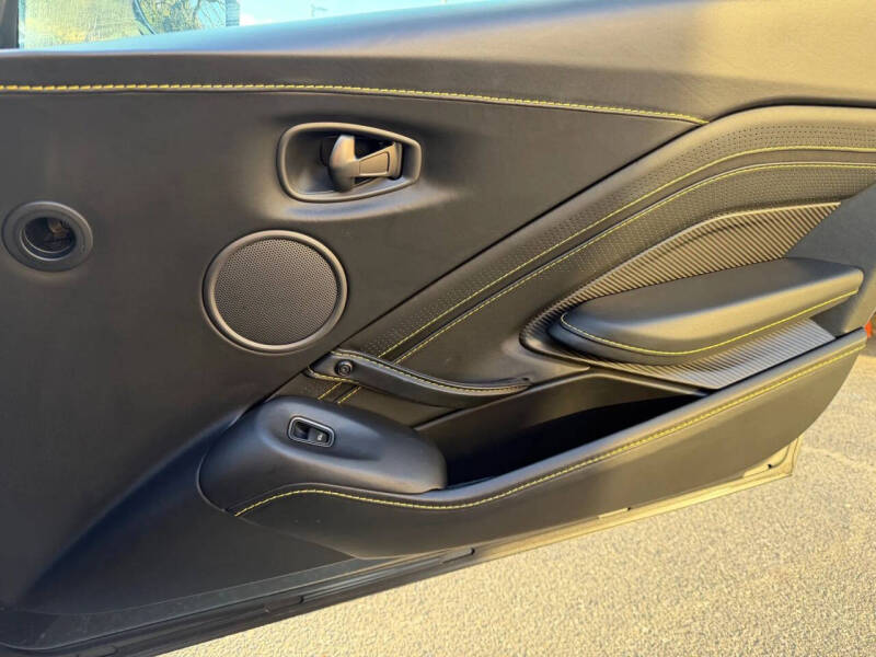 2019 Aston Martin Vantage