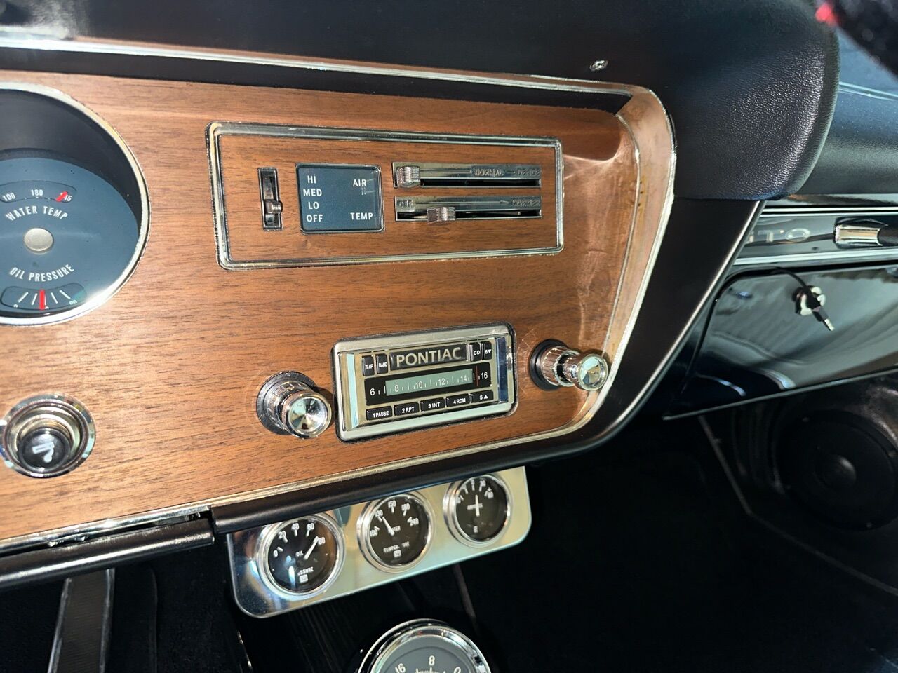 1966 Pontiac GTO 21