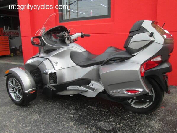 2011 Can-Am Spyder RT-S SE5
