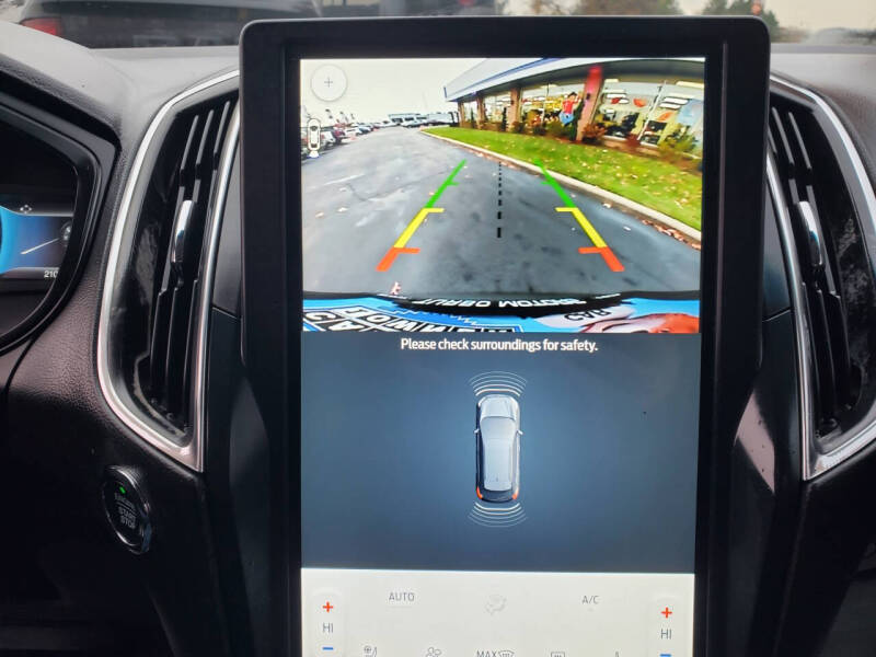 2022 Ford Edge Titanium