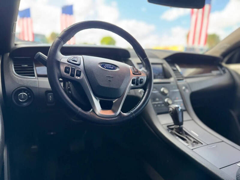 2015 Ford Taurus Limited