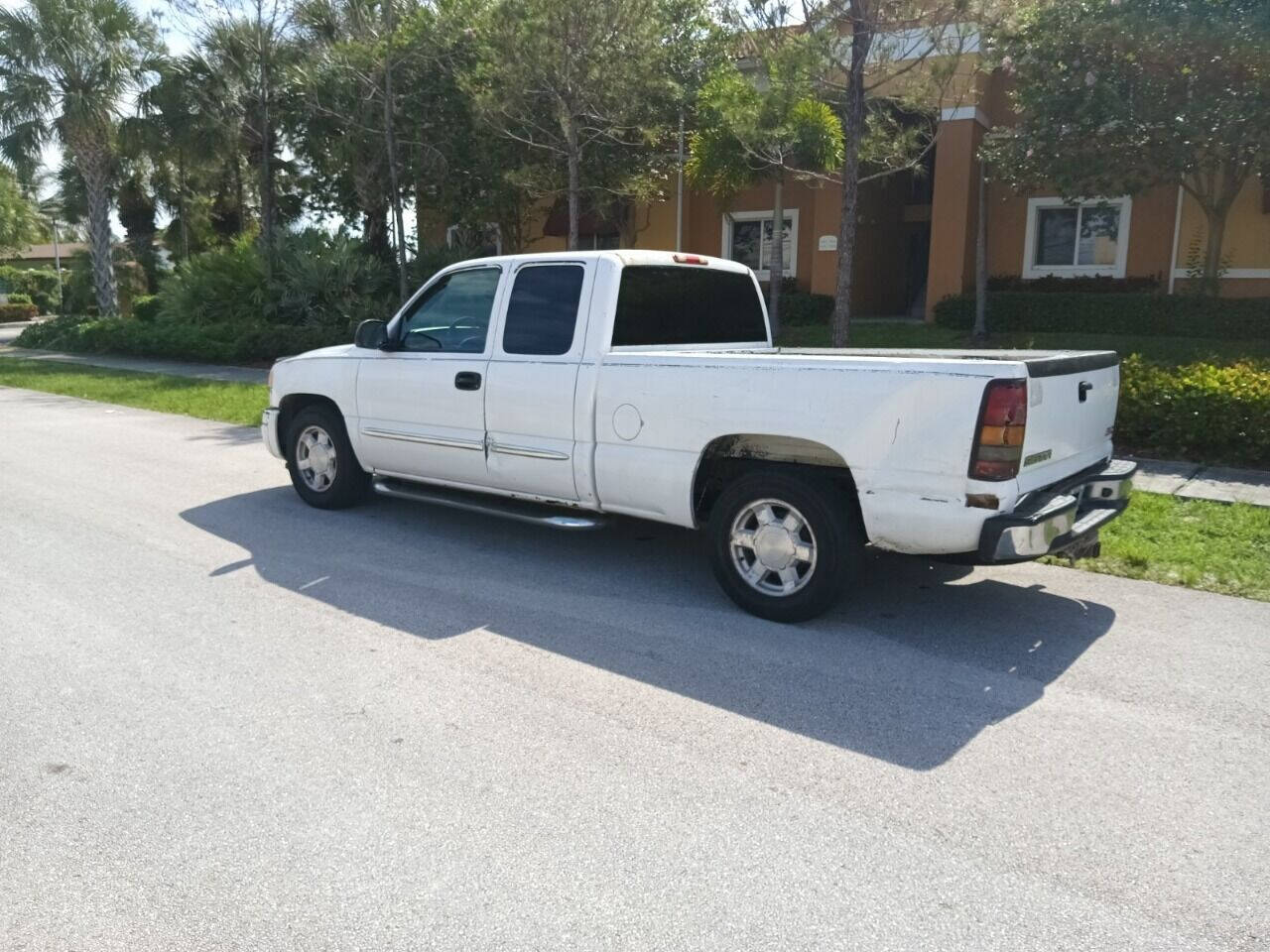 2007 GMC Sierra Pickup - $2,950