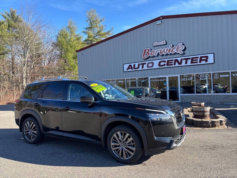 2022 Nissan Pathfinder SL's photo