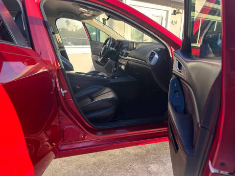 2017 Mazda MAZDA3 Touring