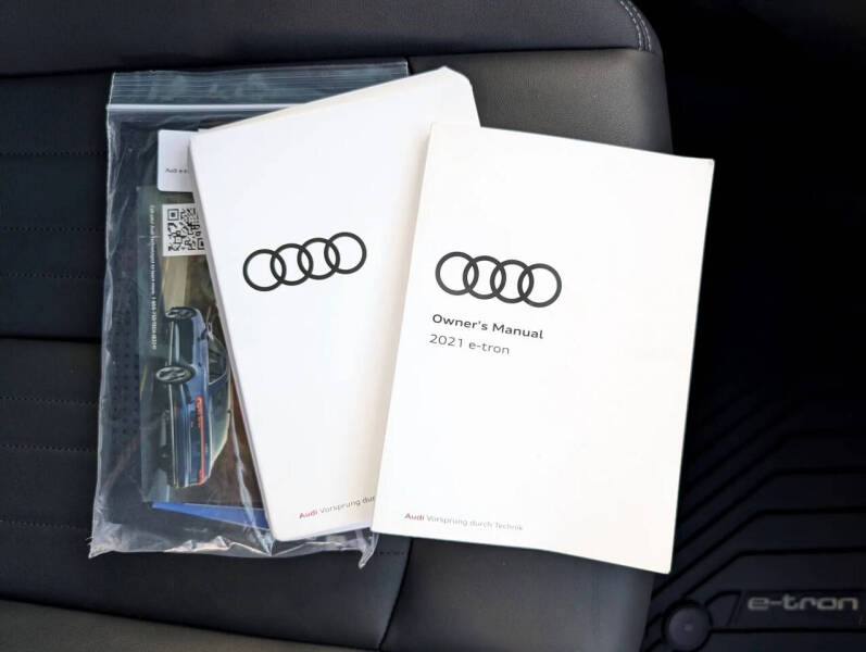 2021 Audi e-tron quattro Premium