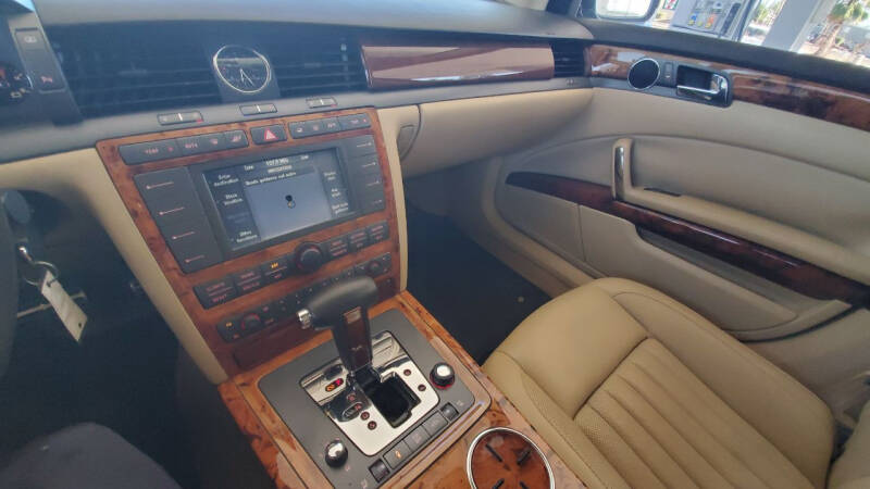 2004 Volkswagen Phaeton Premiere Edition W12