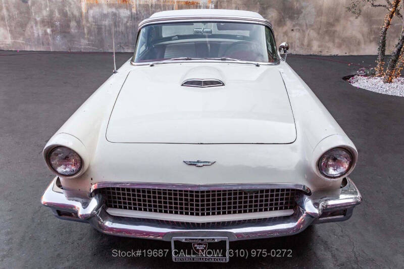 1957 Ford Thunderbird