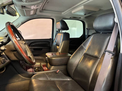 2011 Cadillac Escalade Luxury