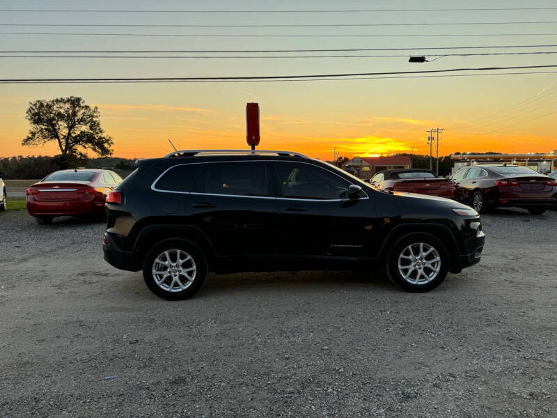 2016 Jeep Cherokee Latitude photo 8