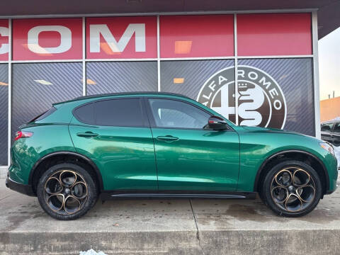 2025 Alfa Romeo Stelvio Intensa