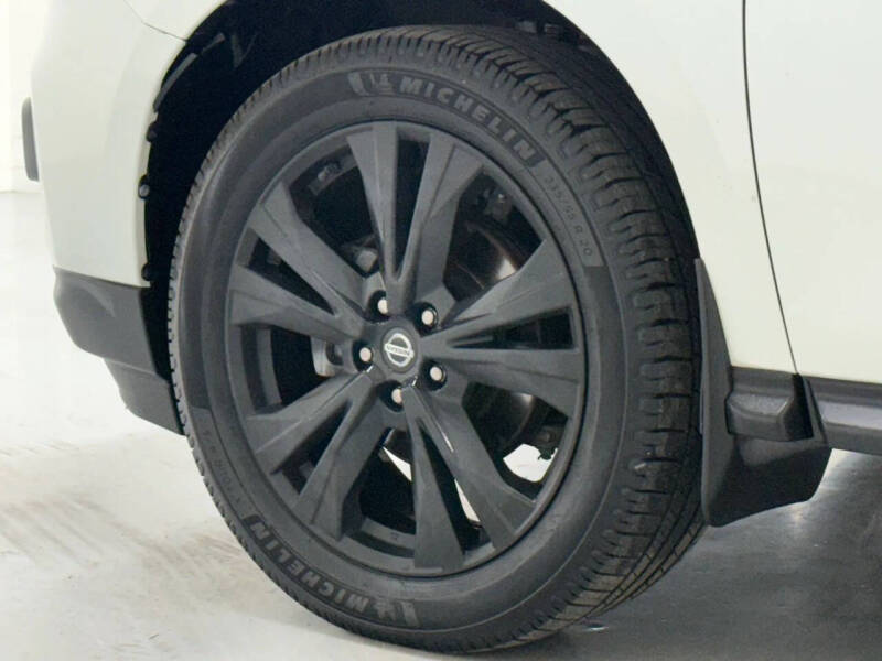 2018 Nissan Pathfinder SL