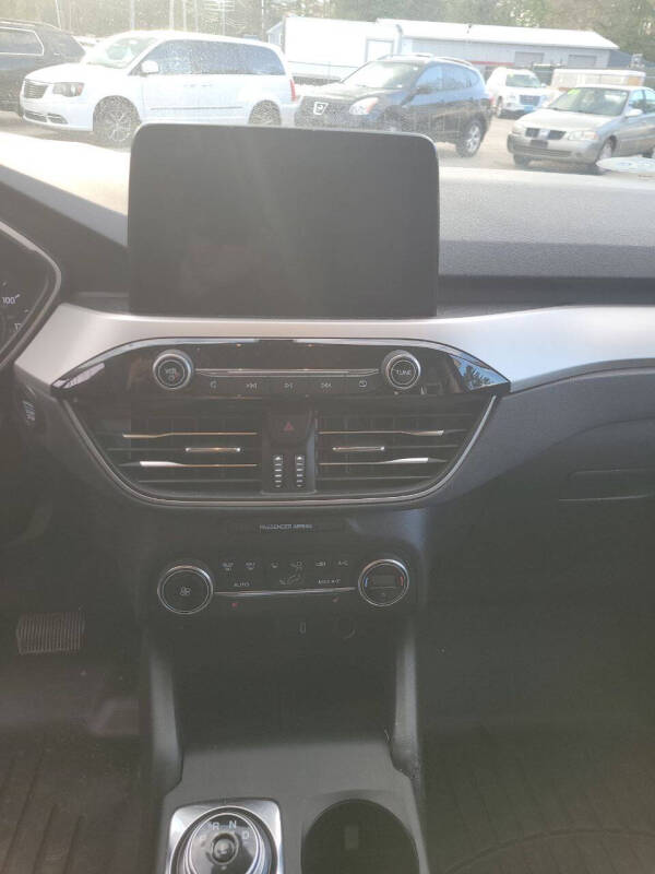 2020 Ford Escape SE
