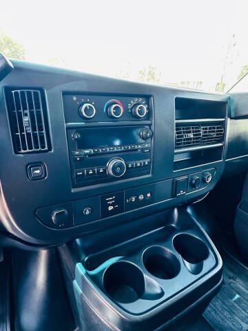 2017 Chevrolet Express LT 3500