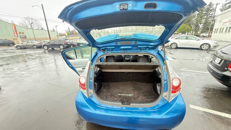 2014 Toyota Prius c Four