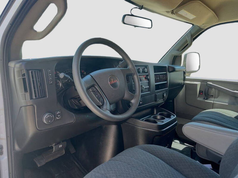 2025 GMC Savana 2500