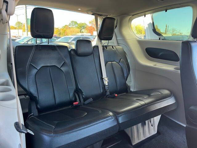 2022 Chrysler Pacifica Touring L